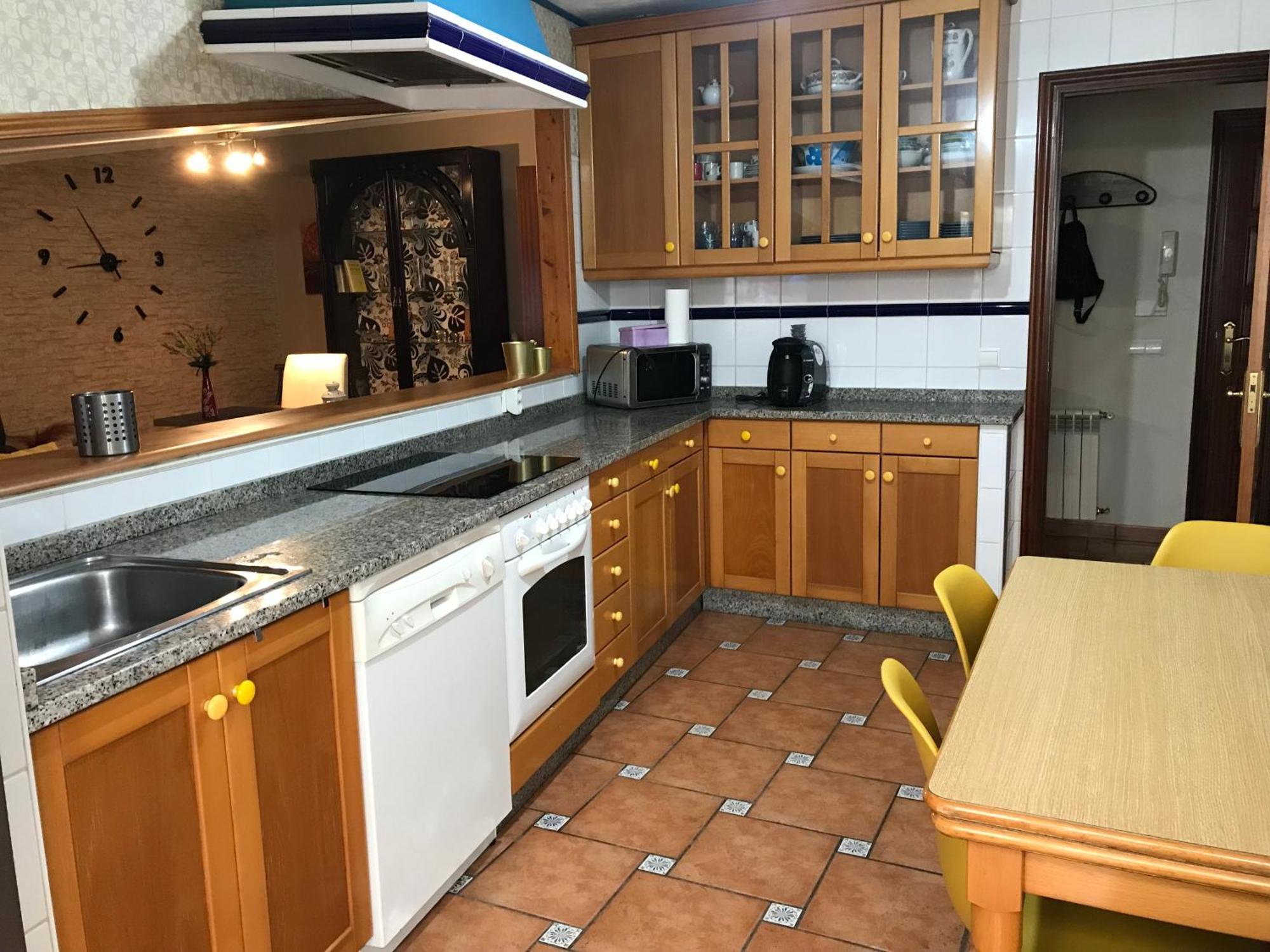 Apartamento Con Amplia Terraza Cerca Del Hospital Clinico 산티아고데콤포스텔라 외부 사진