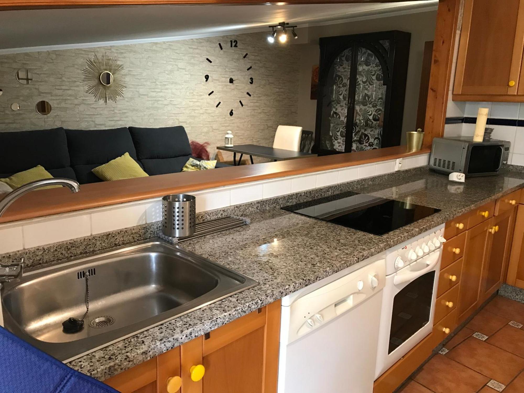 Apartamento Con Amplia Terraza Cerca Del Hospital Clinico 산티아고데콤포스텔라 외부 사진